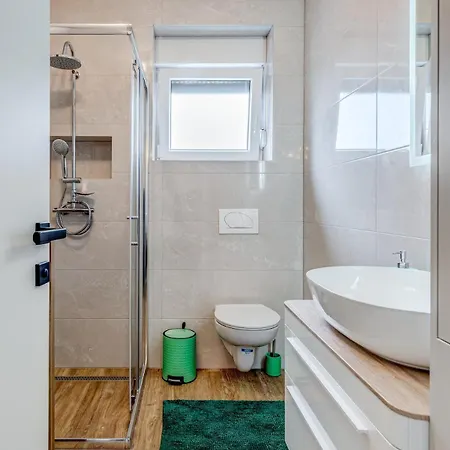 Deluxe Suite, 3 Bedrooms, 2 Bathrooms, Parking 公寓 *