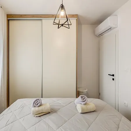 Deluxe Suite, 3 Bedrooms, 2 Bathrooms, Parking 公寓 特罗吉尔