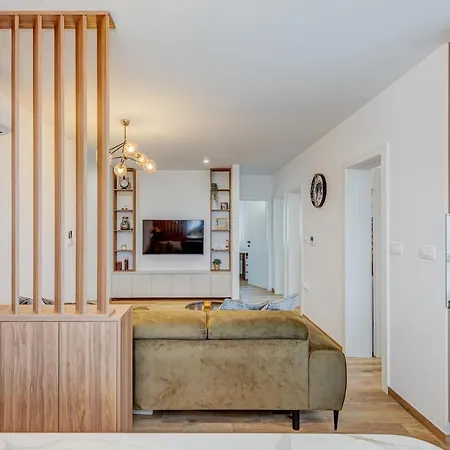 Deluxe Suite, 3 Bedrooms, 2 Bathrooms, Parking 特罗吉尔